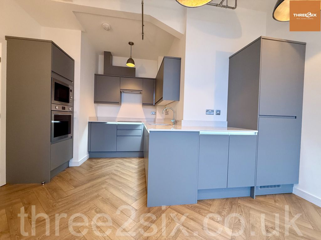 Property photo 2 of 5 Kitchen