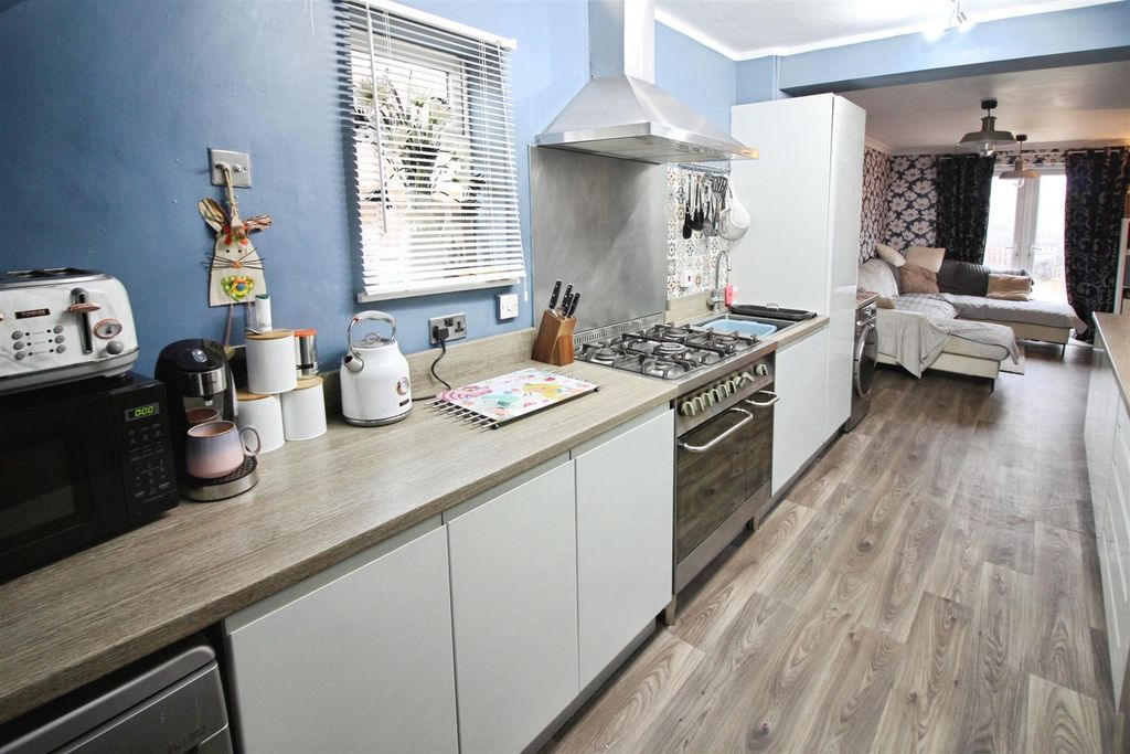 Property photo 2 of 16 Kitchen