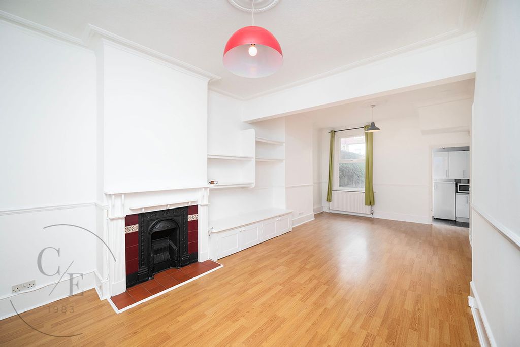 Property photo 3 of 18