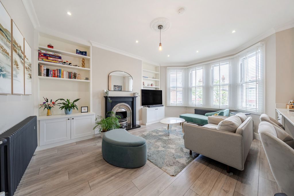 Property photo 3 of 28 1450825-10-69Fb15...