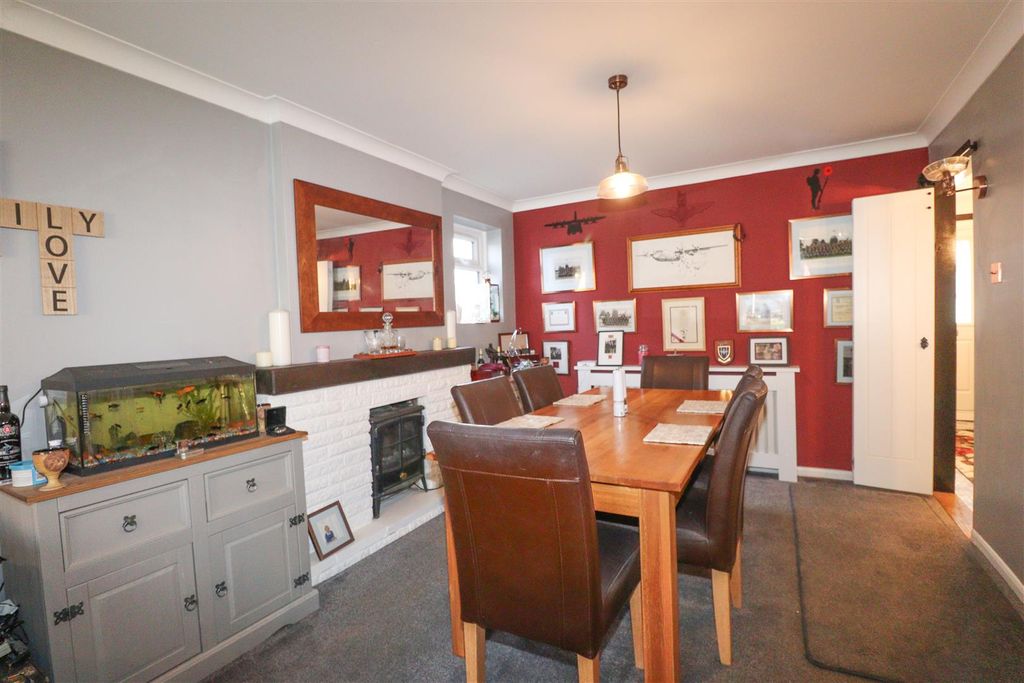 Property photo 3 of 16 Dining Room