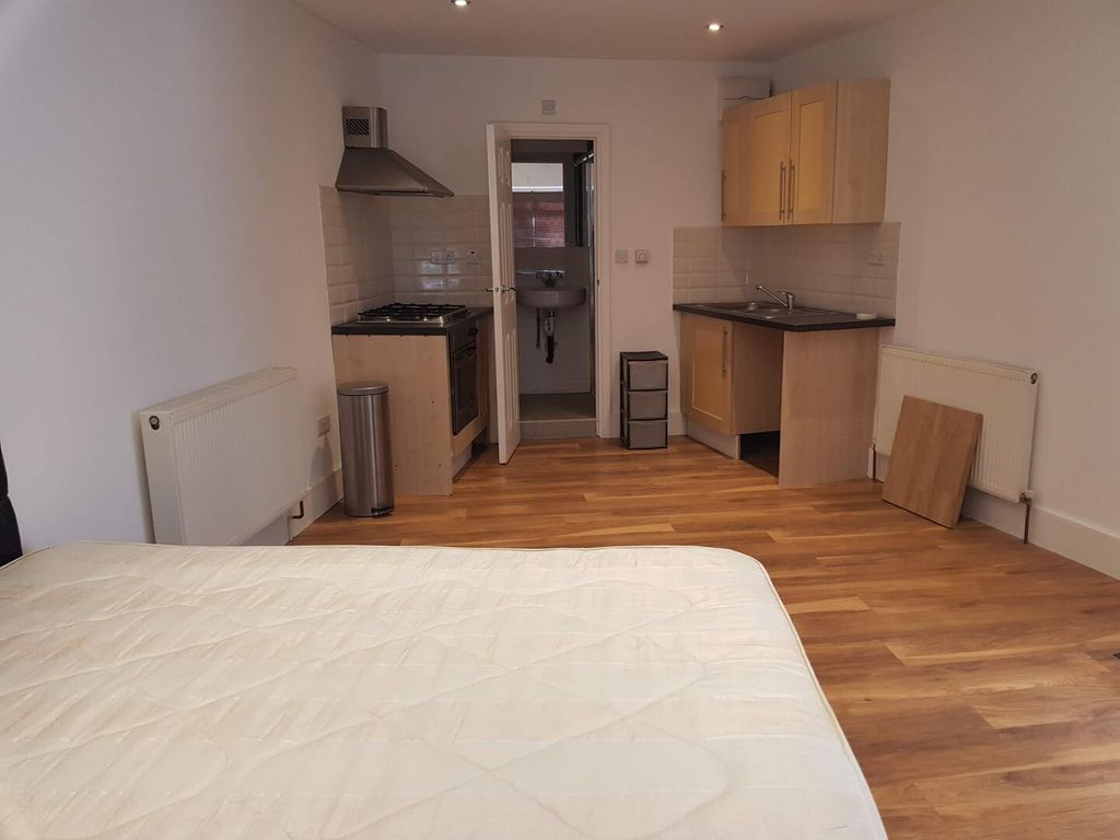 Property photo 3 of 7 Bedroom