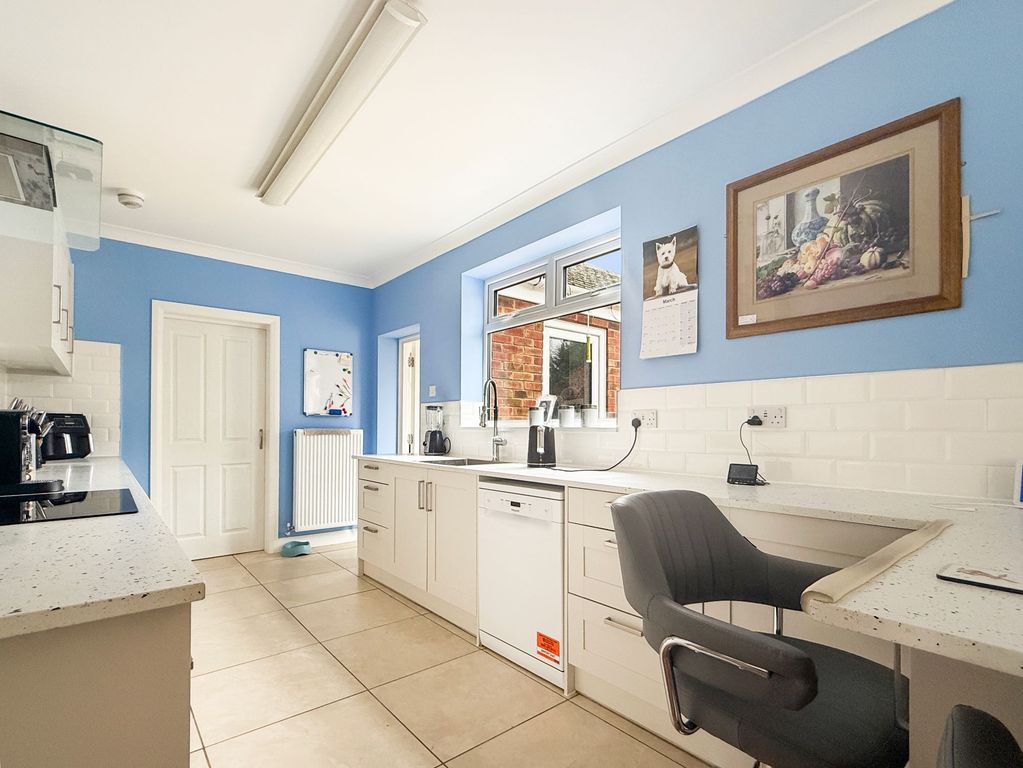 Property photo 2 of 32