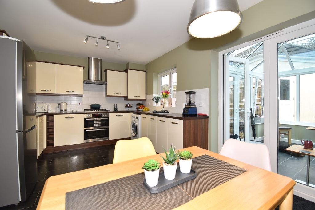 Property photo 3 of 21