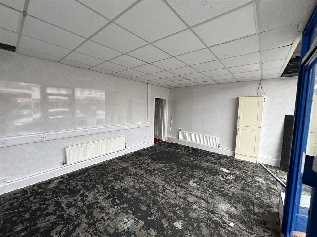 Property photo 3 of 7 Picture No. 12