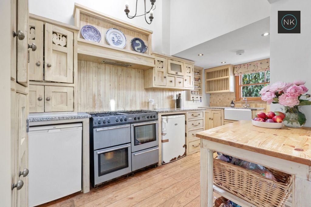 Property photo 3 of 29 5167896