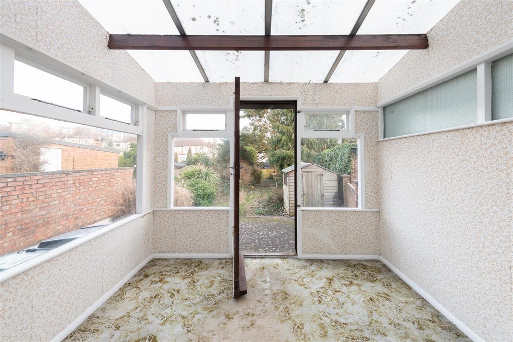 Property photo 3 of 14 Osidge 8.Jpg