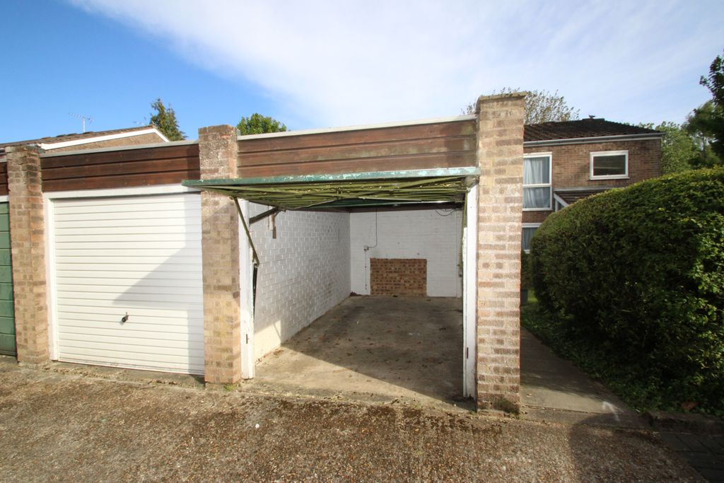 Property photo 1 of 2