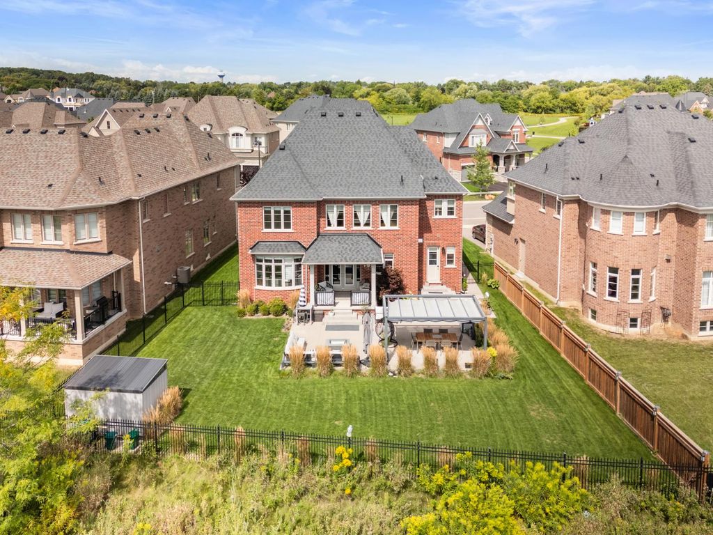 Property photo 2 of 25