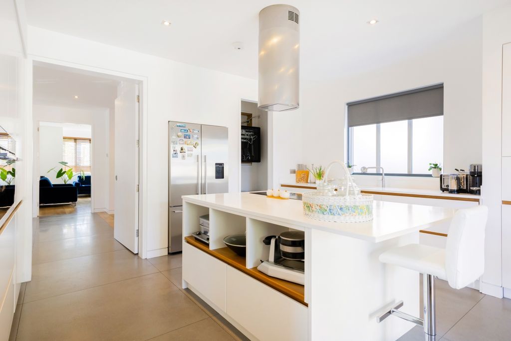 Property photo 2 of 23 98633_150 Green D...