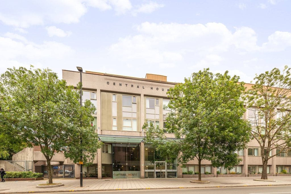 Property photo 1 of 5