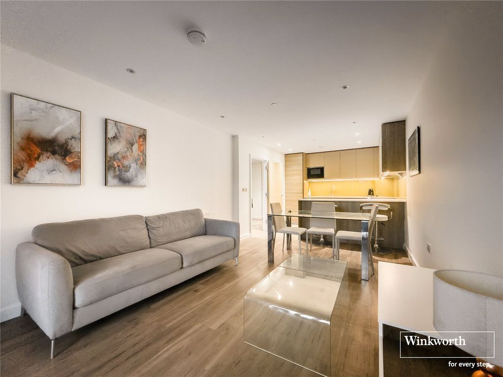 Property photo 2 of 11 Living Room