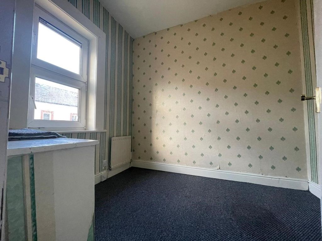 Property photo 3 of 8 6.Jpg