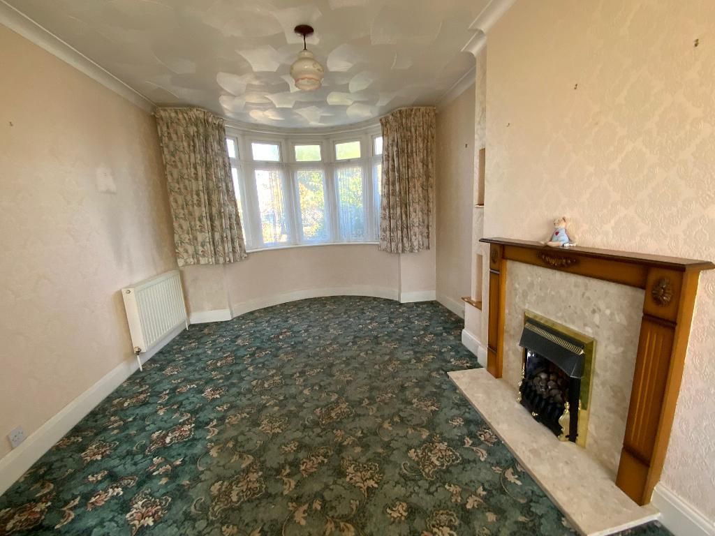Property photo 3 of 10 Living Room 23'9 x 11'4