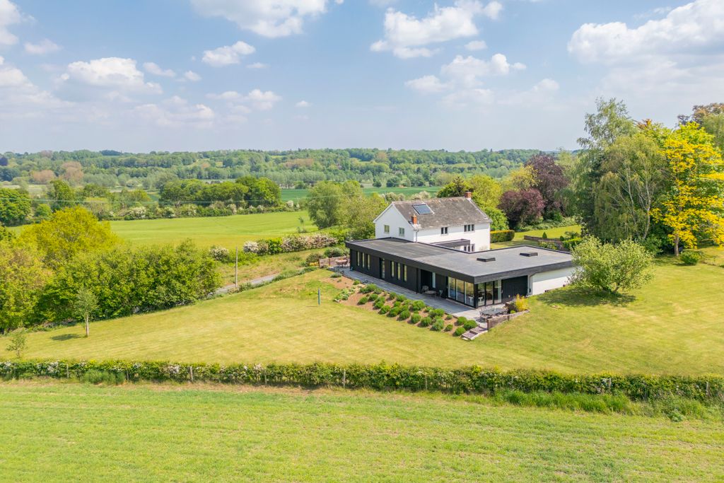 Property photo 1 of 32