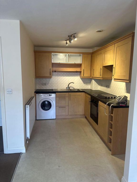 Property photo 2 of 5 Kitchen