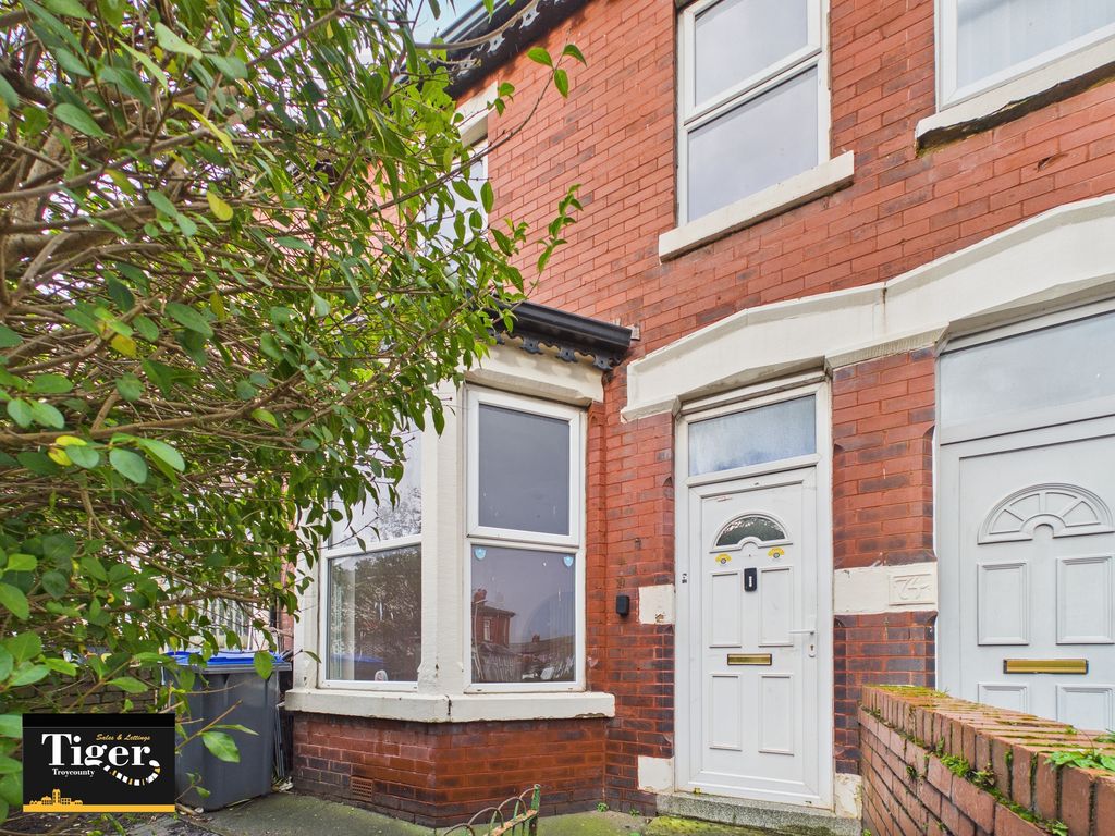 Property photo 1 of 10 Cam02176G0-Pr0825-Still010