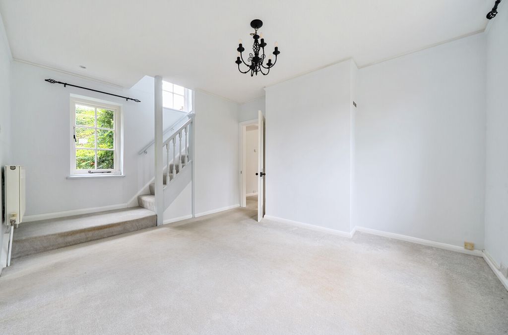 Property photo 3 of 22 1307144-26-684Ad1...