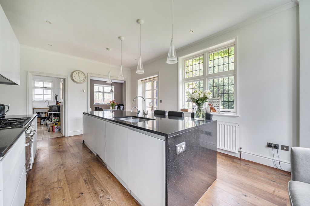 Property photo 3 of 26 Picture No. 27