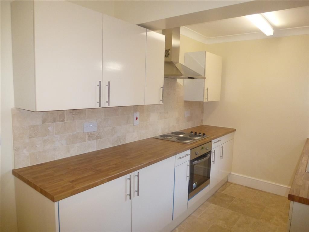 Property photo 3 of 12 Kitchen