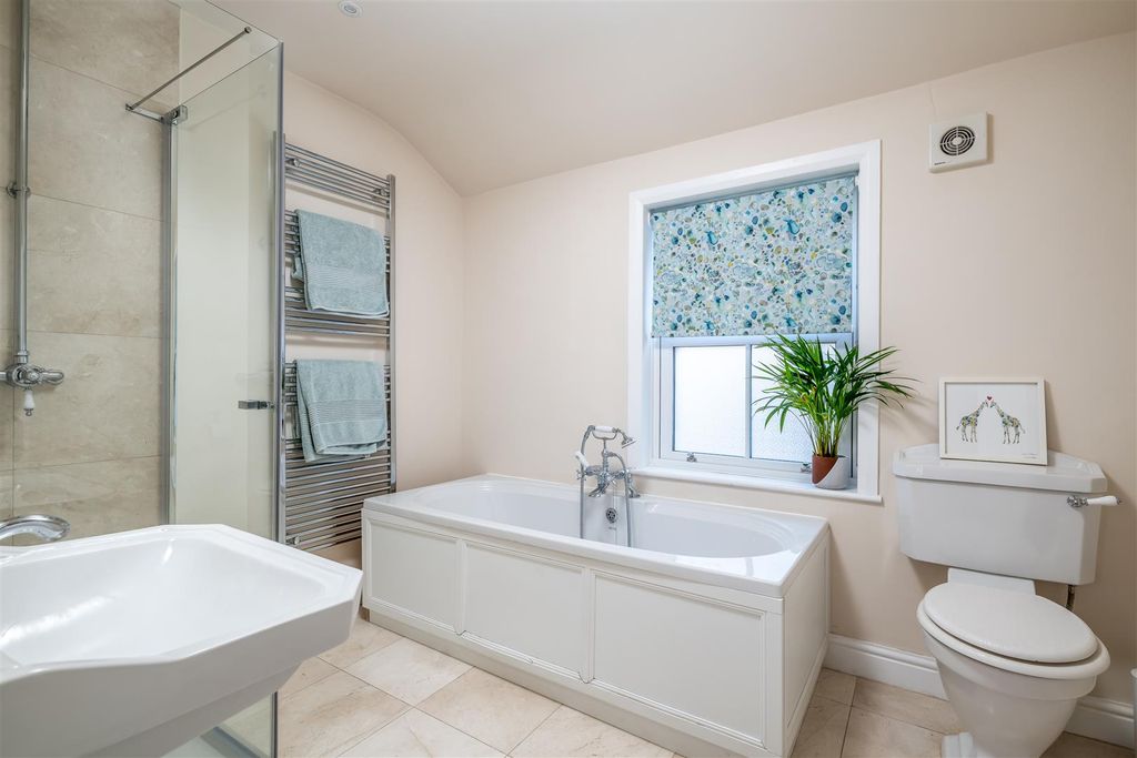 Additional image 20 of 5 bed semi-detached house for saleCastle Road, Bedford MK40