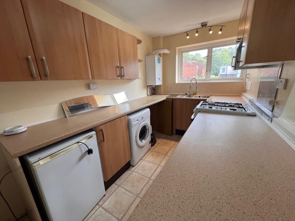 Property photo 2 of 6 Kitchen