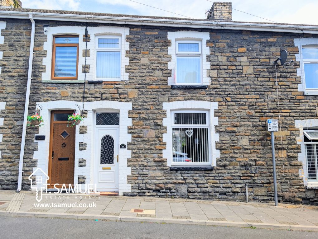 Property photo 1 of 18 Front