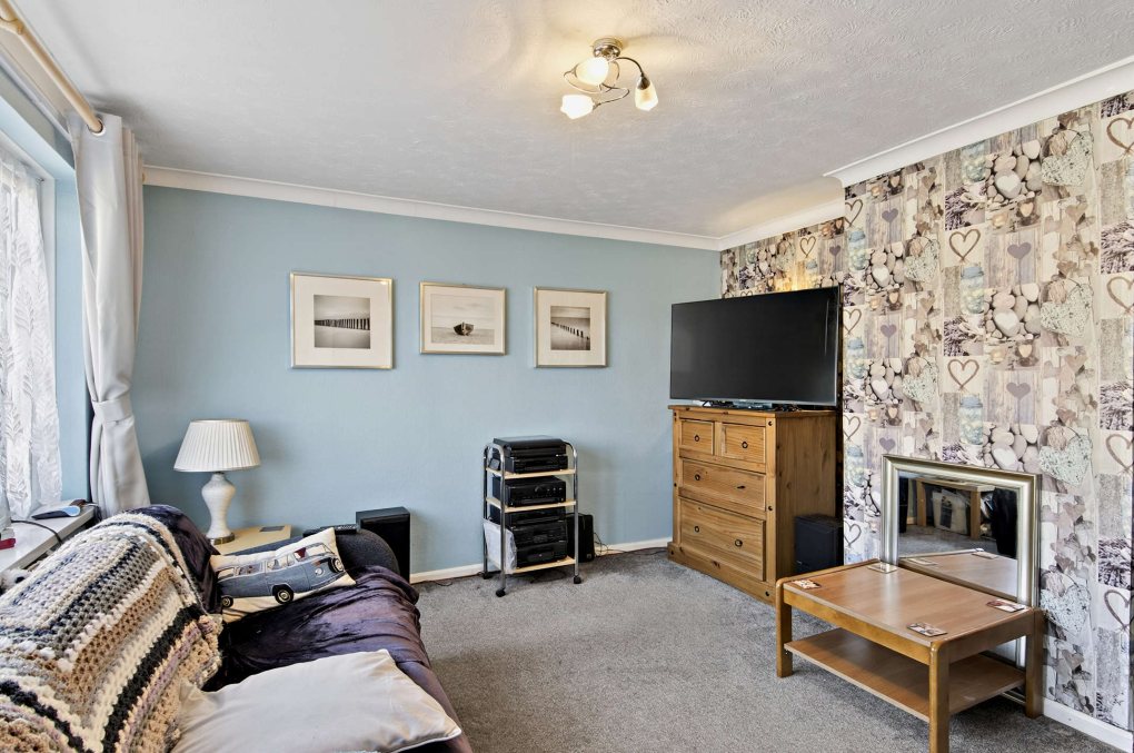 Property photo 3 of 11