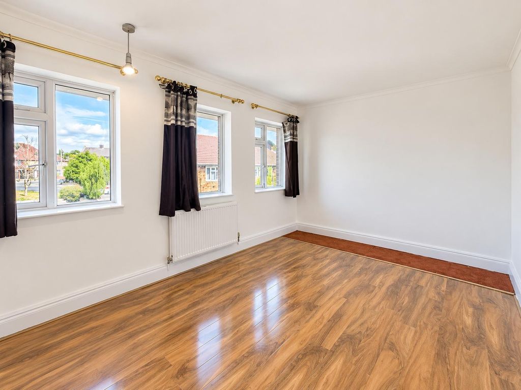 Property photo 3 of 7 Mallard Court, Kingsbury, Nw9 8Jr (2)
