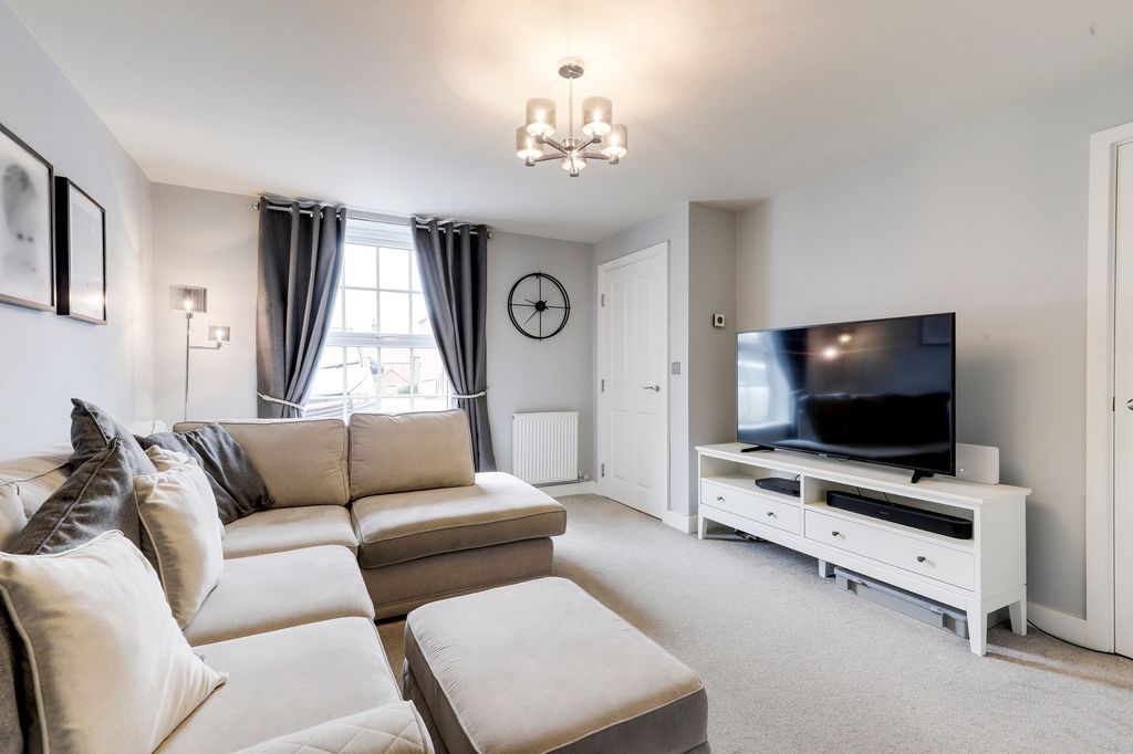 Property photo 2 of 14