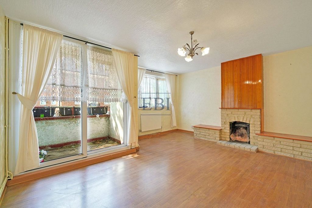Property photo 2 of 17 Picture No. 01