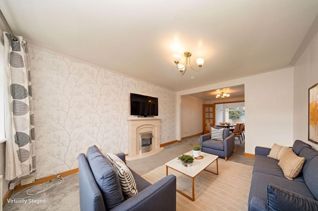 Property photo 2 of 30 Lounge