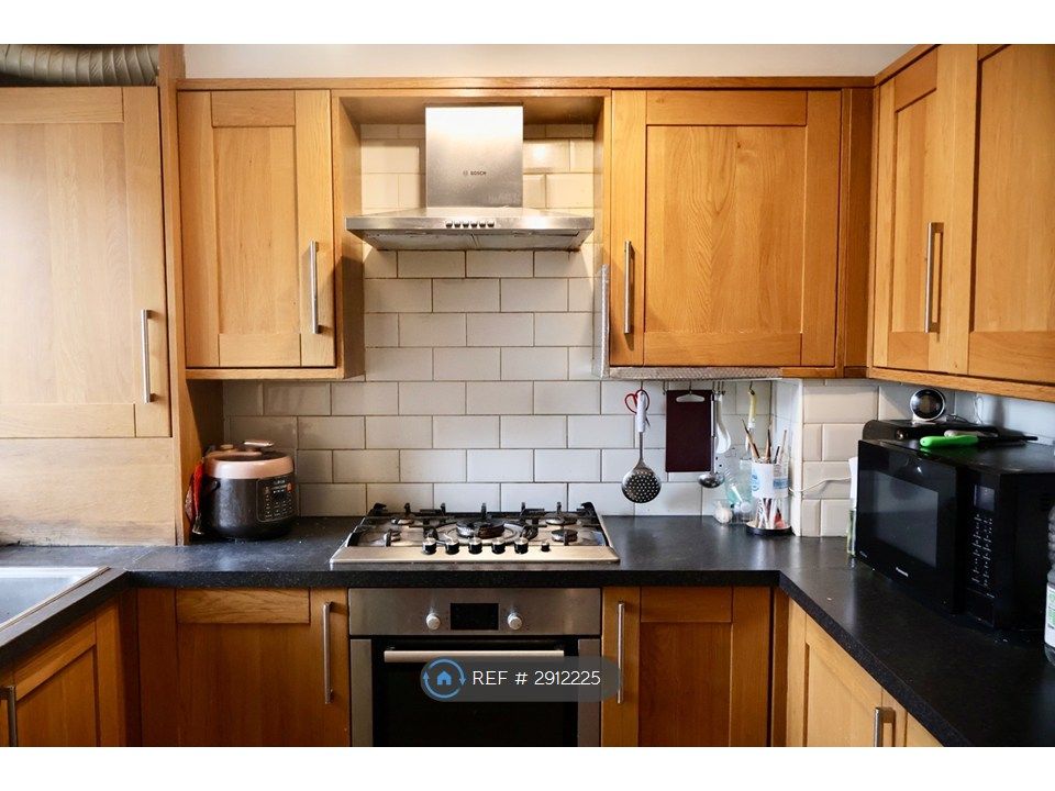 Property photo 2 of 8 Kitchen