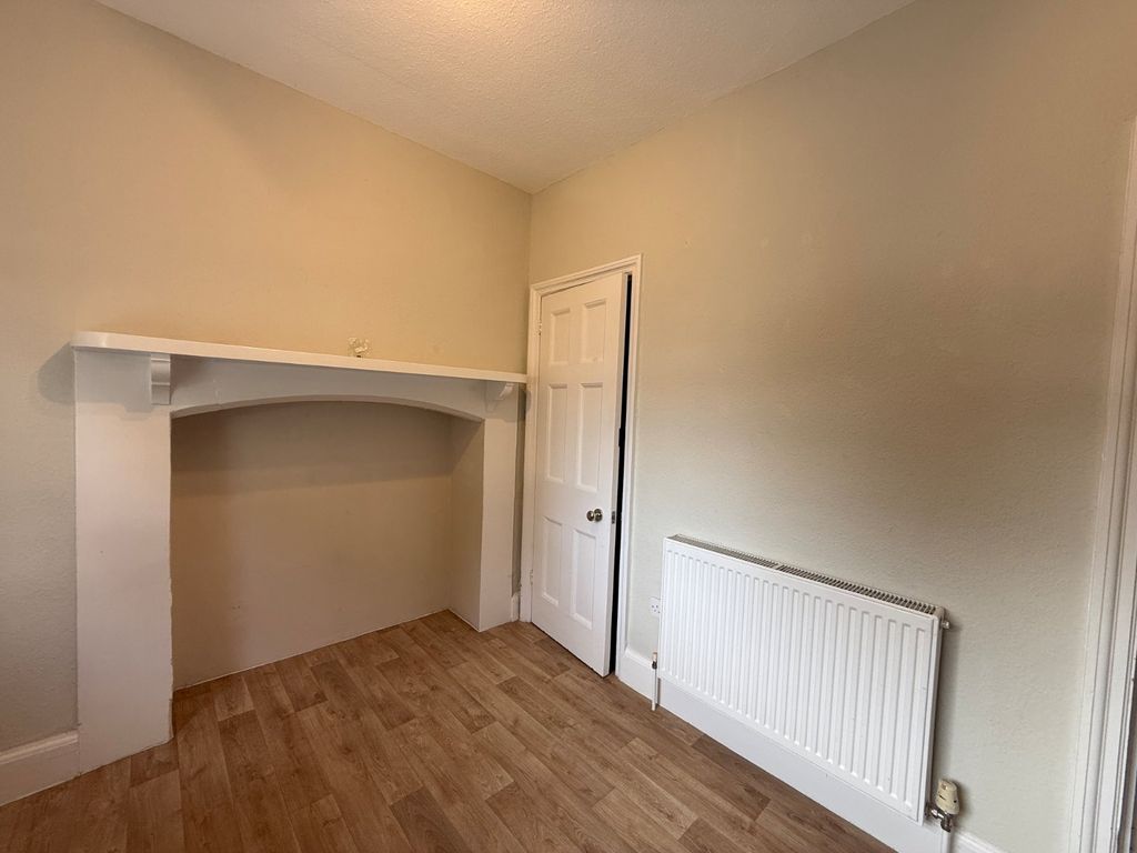 Property photo 3 of 8 Picture No. 16