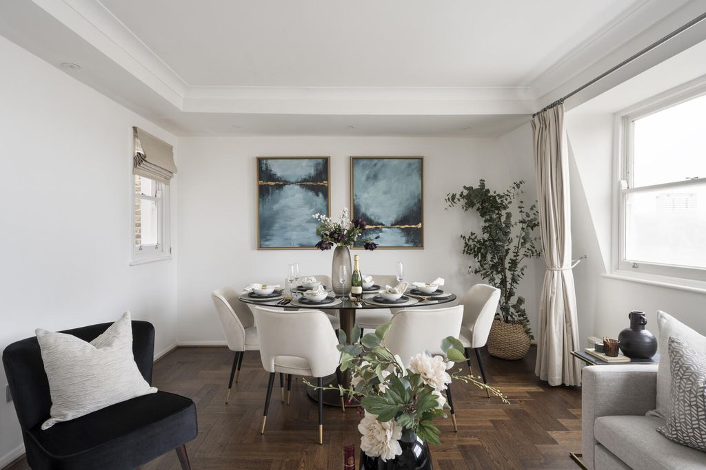 Property photo 3 of 13 Dining Area