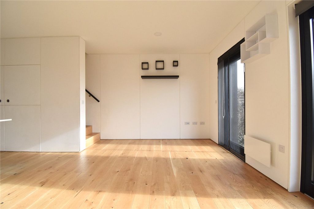 Property photo 3 of 13 Picture No. 31