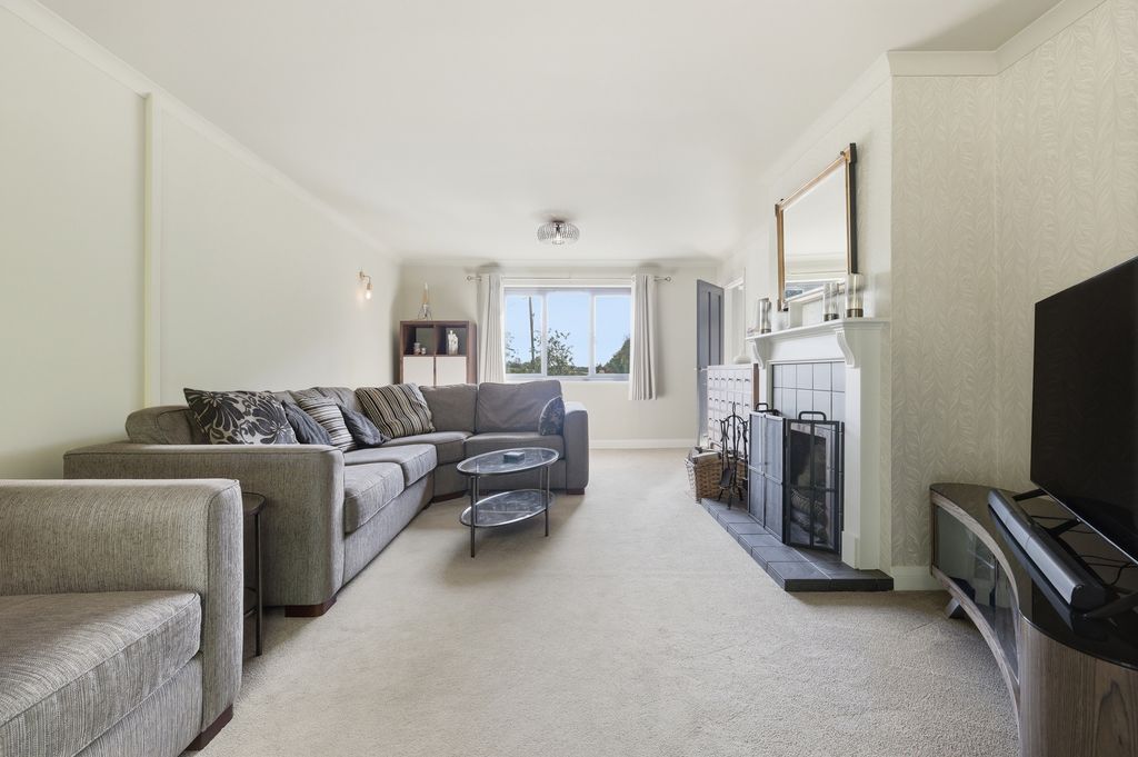 Property photo 3 of 24 12_Img_2868