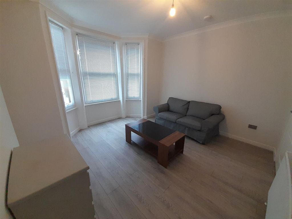 Property photo 1 of 6 1. Living Room.Jpg