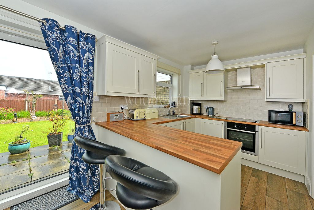 Property photo 2 of 21 Kitchen/Dining Room