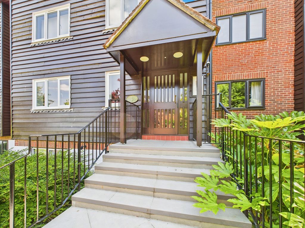 Property photo 1 of 10 4