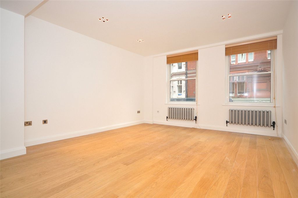 Property photo 1 of 6 Goodwins House