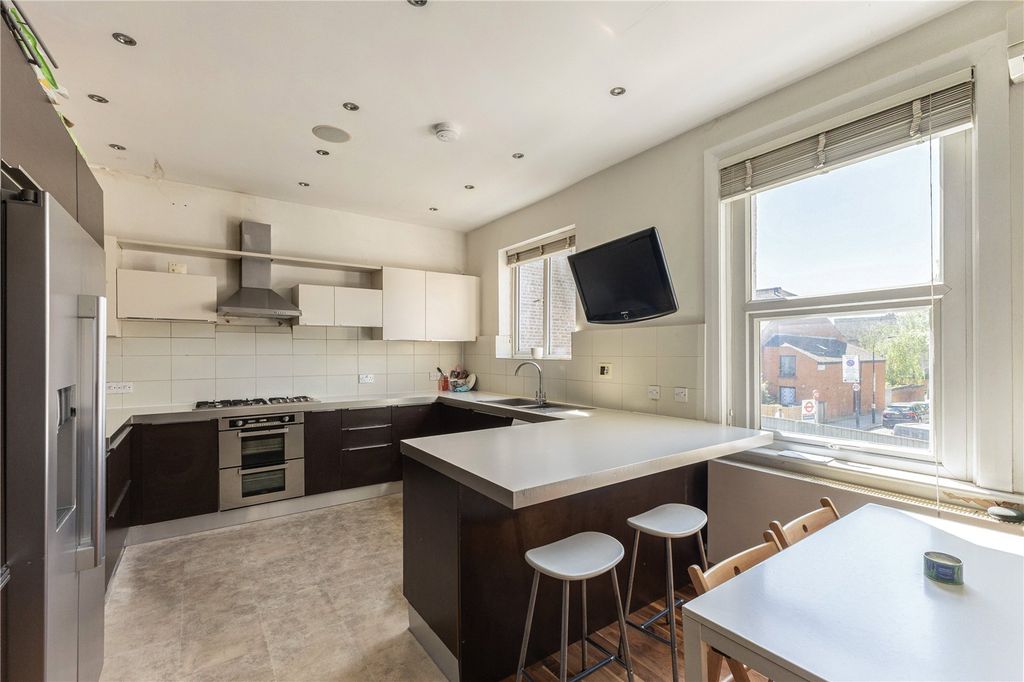 Property photo 1 of 13 Kitchen/Dining