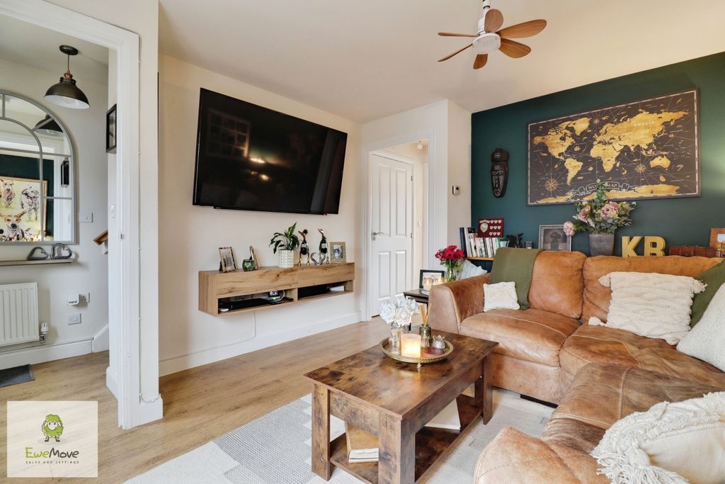 Property photo 2 of 15 Living Room - Ewemove Cannock