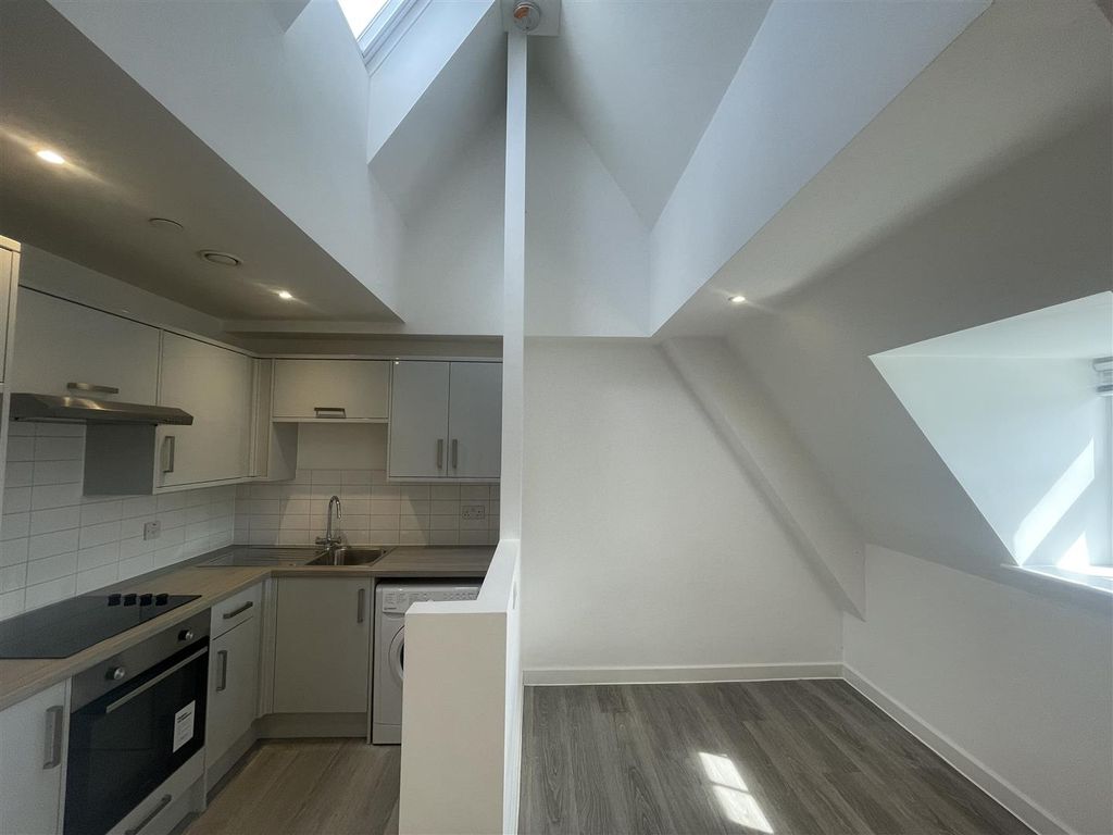 Property photo 3 of 8 Img_2122.Jpg