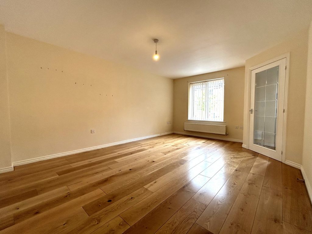 Property photo 2 of 14 Picture No. 19