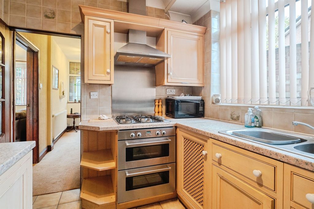 Property photo 3 of 16