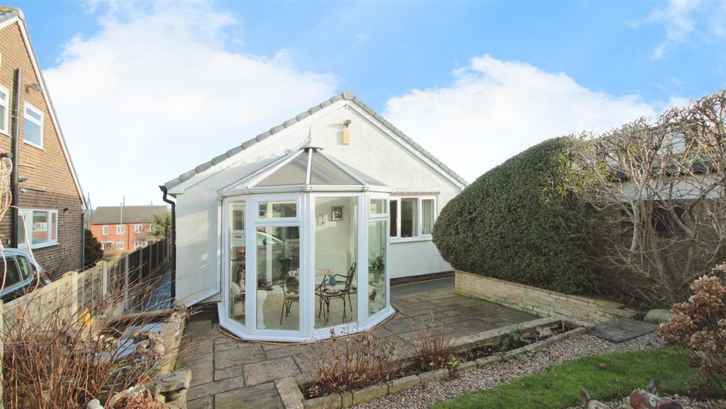 Property photo 2 of 10 External
