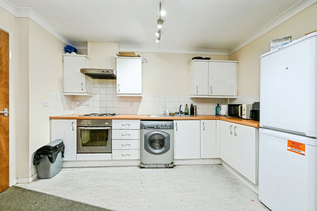 Property photo 3 of 11 Pbox-Img.Jpg