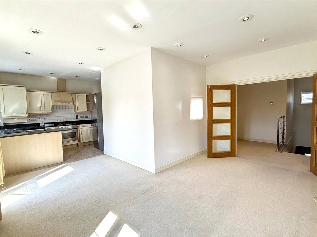 Property photo 2 of 19 Picture No. 45