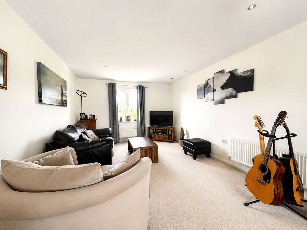Property photo 2 of 8 Picture No. 04